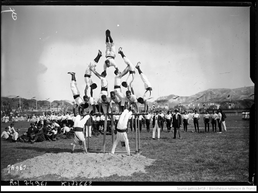 Pyramide de la société de gymnastique de Tunis