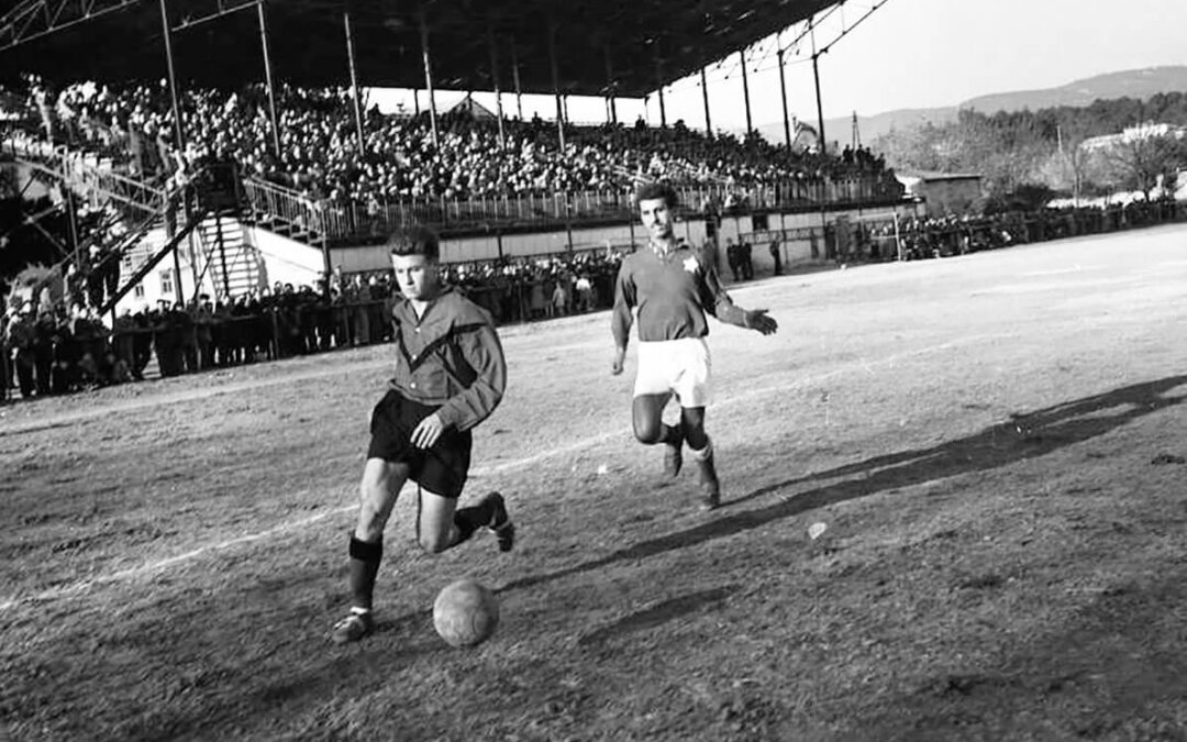 Action de jeu lors du match nul entre La Ciotat et Saint–Raphaël