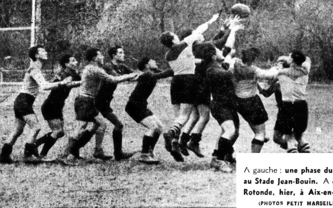 Les rugbymen se disputent le ballon
