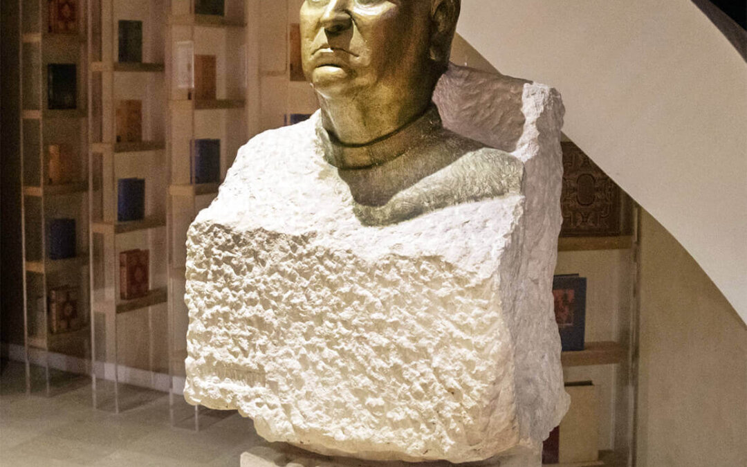 Buste de l’abbé Georges Galli à l’intérieur du théâtre de Sanary-sur-Mer