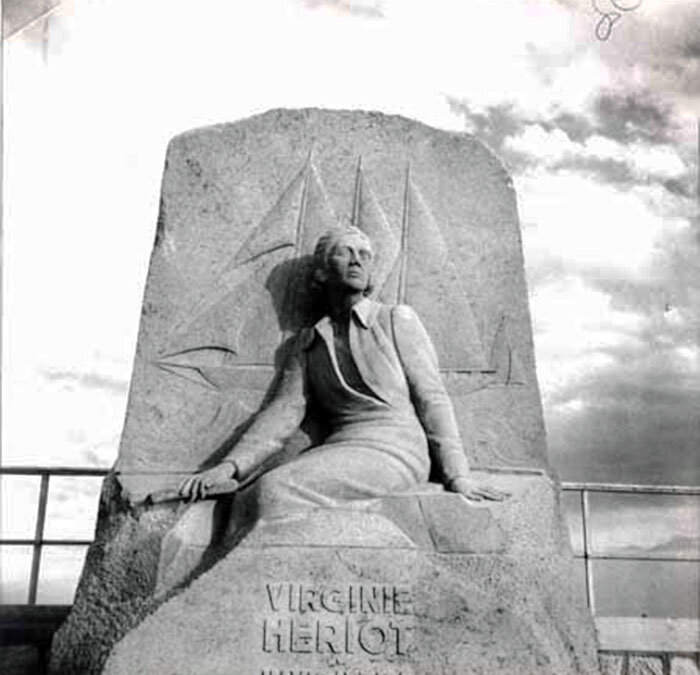 Monument en hommage à Virginie Hériot à Cannes en 1950