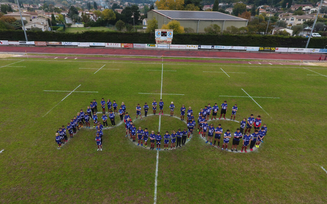 Les jeunes du ROG sur le stade Louis Perdigon à Grasse
