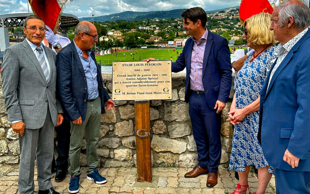 Inauguration de la plaque en hommage à Louis Perdigon à Grasse